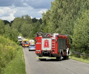 Czołowe zderzenie w Sławkowie. 22-latek zabrany śmigłowcem LPR do szpitala