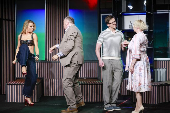 Gwiazdy Rancza znowu razem! Agentka Kusego w samym staniczku! Na zdj. Emilia Komarnicka, Bogdan Kalus, Violetta Arlak...