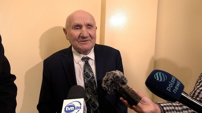 Najstarszy maturzysta zdaje egzamin