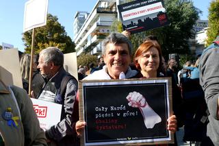 Warszawa. Samorządowcy protestowali w sprawie wysokich cen energii. „Jeśli sobie nie radzicie, oddajcie władzę!”
