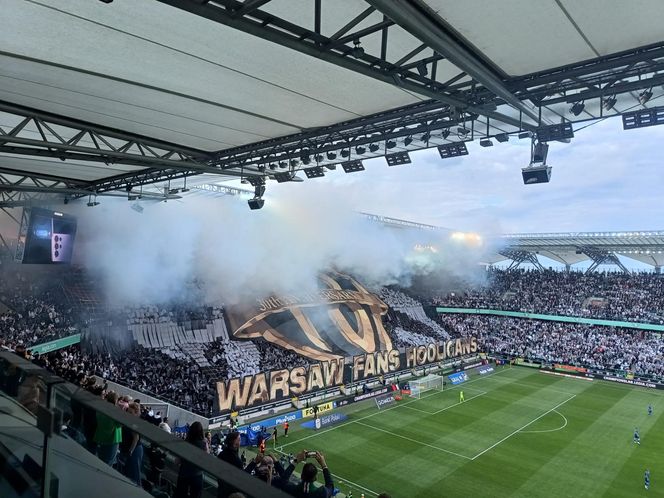 Dymy na meczu Legia - Lech
