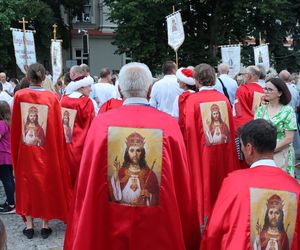 76. rocznica Cudu Lubelskiego. Procesja różańcowa w centrum Lublina