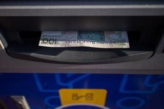 Nieznani sprawcy wysadzili bankomat w sklepie. Ukradli kasetki z pieniędzmi