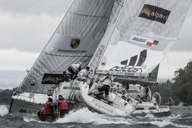 Amazing shot from @cubeimages of Jablonski doing the big bear away @MatchRaceGermany