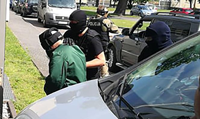 Oskarżony o morderstwo Gruzin doprowadzony do prokuratury