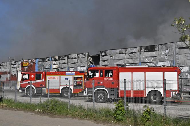 Warszawa. Płonie centrum handlowe Marywilska 44