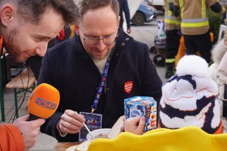 33. Finał Wielkiej Orkiestry Świątecznej Pomocy. Dziennikarze Radia ESKA rozgrzewają Tarnów pysznym żurkiem!