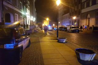 Kolejny alarm bombowy w Toruniu - ewakuowany hotel na starówce!