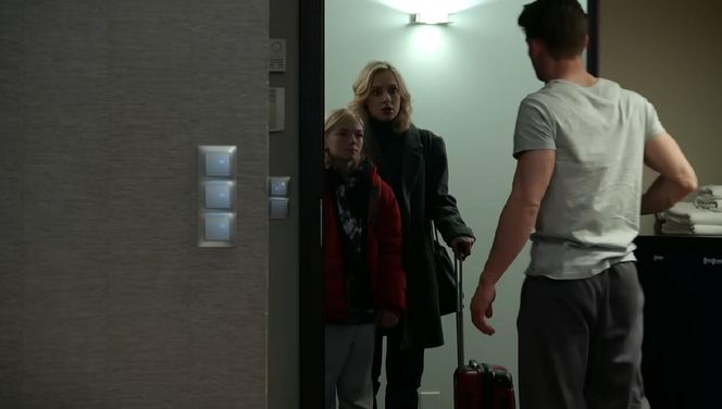 	Pierwsza miłość odc. 4024. Kaja (Elżbieta Trzaskoś), Oskar (Filip Gurłacz), Kostek