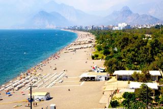 Najpopularniejsze kierunki lotów z łódzkiego lotniska w 2024 roku