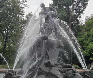 Rzeźby i pomniki, które tworzą Bydgoszcz. Poznaj symbole miasta