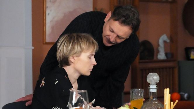 Barwy szczęścia odc. 3250. Robert Stefaniak (Paweł Ławrynowicz), Sonia (Weronika Nockowska)