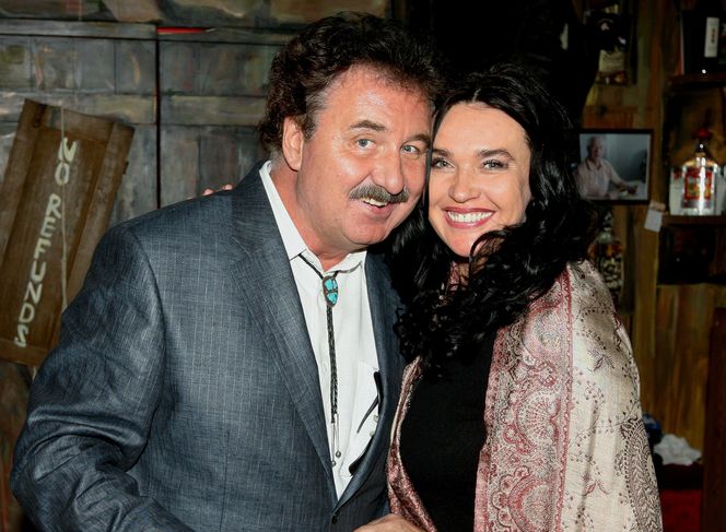 Ewa Krawczyk zadbała o grób męża na święta