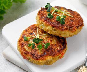 Fit kotlety z kalafiora. Pomysł na wege obiad lub ciepłą przekąskę