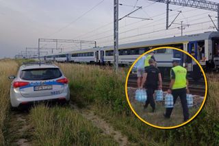 Pociąg z tysiącem pasażerów utknął w szczerym polu. Policjanci w niecodziennej roli