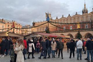Jarmark bożonarodzeniowy w Krakowie. Sprawdziliśmy, ile trzeba wydać na prezenty i jedzenie [ZDJĘCIA]