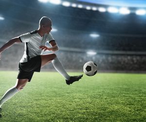 Sędzia sam sobie dał czerwoną kartkę. 16 ciekawostek o piłce nożnej 