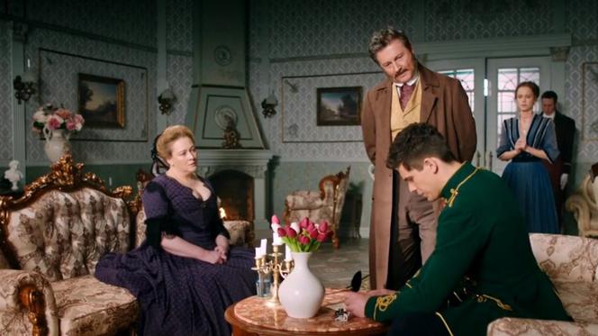 Zniewolona. Aleksiej Kosach (Ołeksij Jarosławko), Piotr Czerwiński (Stanisław Bokłan), Anna (Julia Aug)