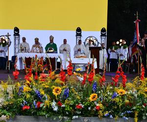 Dożynki wojewódzkie w Olsztynku 2024. Tłumy na wydarzeniu. „To był trudny rok” [ZDJĘCIA]