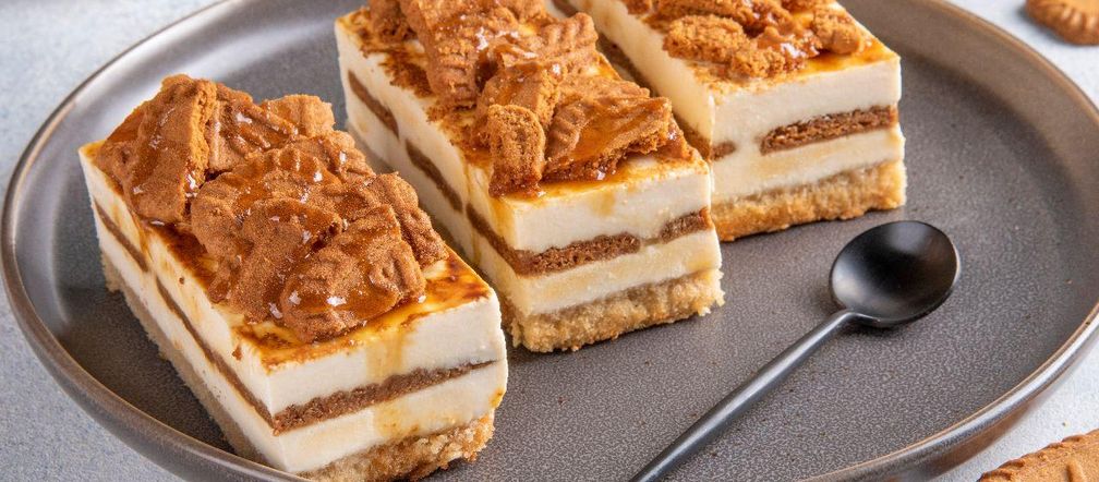 Pyszne domowe ciasta bez pieczenia. Oto 13 superprzepisów na łatwe desery na herbatnikach