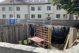 Przy ul. Tymowskiego powstaje skwer i pomnik ofiar Holokaustu