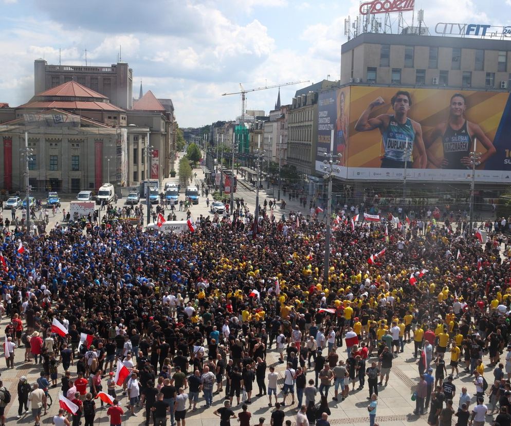 Protesty przeciwko migracji w polskich miastach. Są też kontrmanifestacje