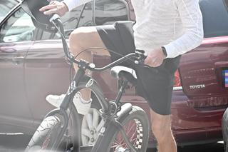 Cezary Pazura naprawia kręgosłup na rowerze