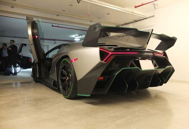 Lamborghini Veneno Roadster