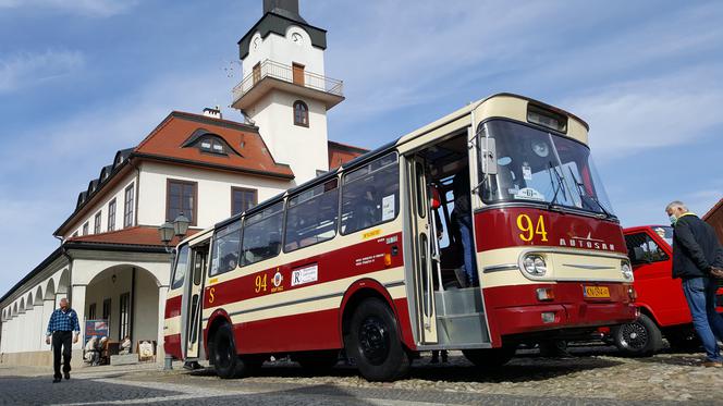 Fani autobusów retro remontują kolejne pojazdy. Zobaczymy je w Nowym Sączu [ZDJĘCIA]