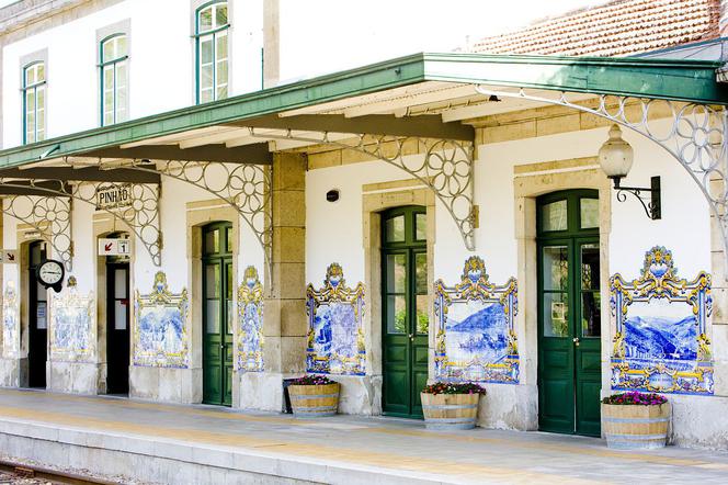 Płytki azulejo w budynkach użyteczności publicznej