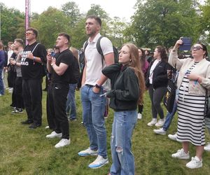 Kortowiada 2025. Koncerty na Plaży Kortowskiej przyciągnęły tłumy. Tak wyglądał drugi dzień imprezy!