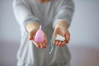 Ekologiczne tampony, wielorazowe podpaski i kubeczki menstruacyjne - nowe środki higieny