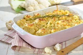 Keto zapiekanka z kalafiora i mięsa mielonego. Maksimum smaku i minimum węglowodanów