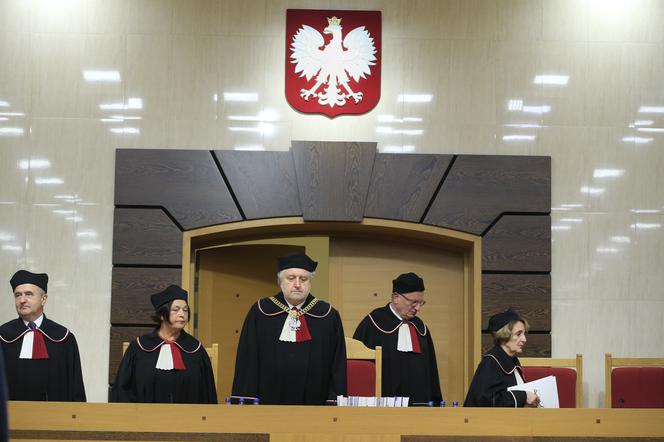 sędziowie trybunału