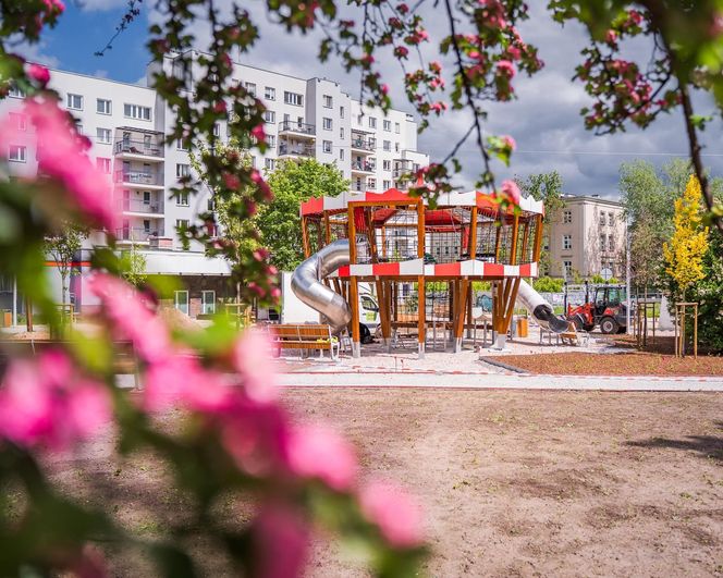 Skwer Gwary Warszawskiej na Woli pod koniec modernizacji