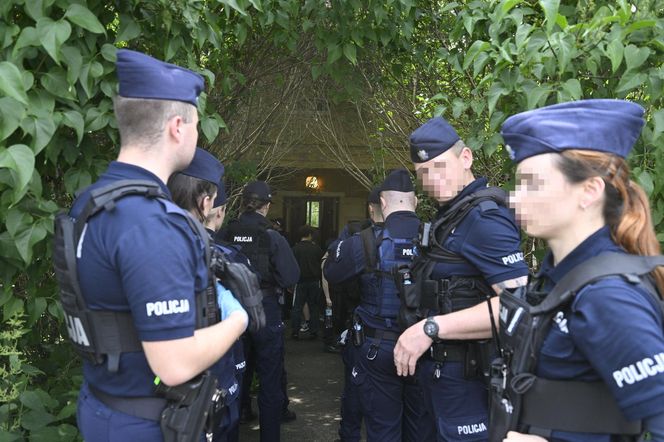 Policja na Osiedlu Przyjaźń w Warszawie 