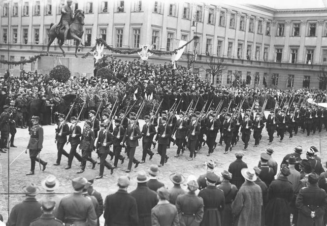 Uroczysta defilada wojskowa z okazji rocznicy 11 listopada 1918