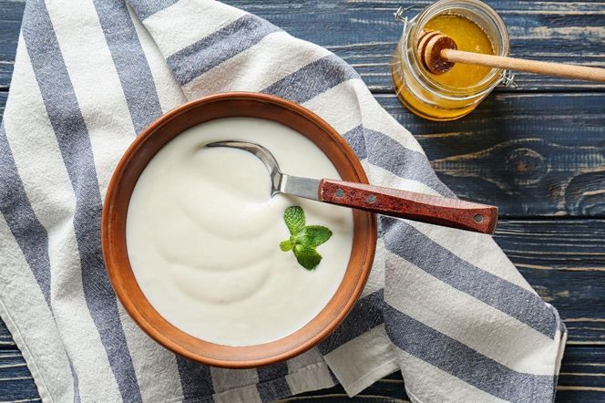 jogurt naturalny z miodem