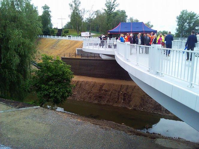 Kraków: Nad rzeką Wilgą powstał "Most Miłosierdzia" [ZDJĘCIA, AUDIO]