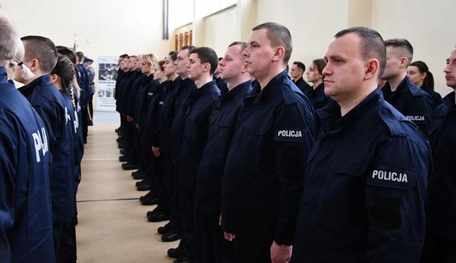 Nowi policjanci w woj. podlaskim. Wśród nich jest 17 kobiet