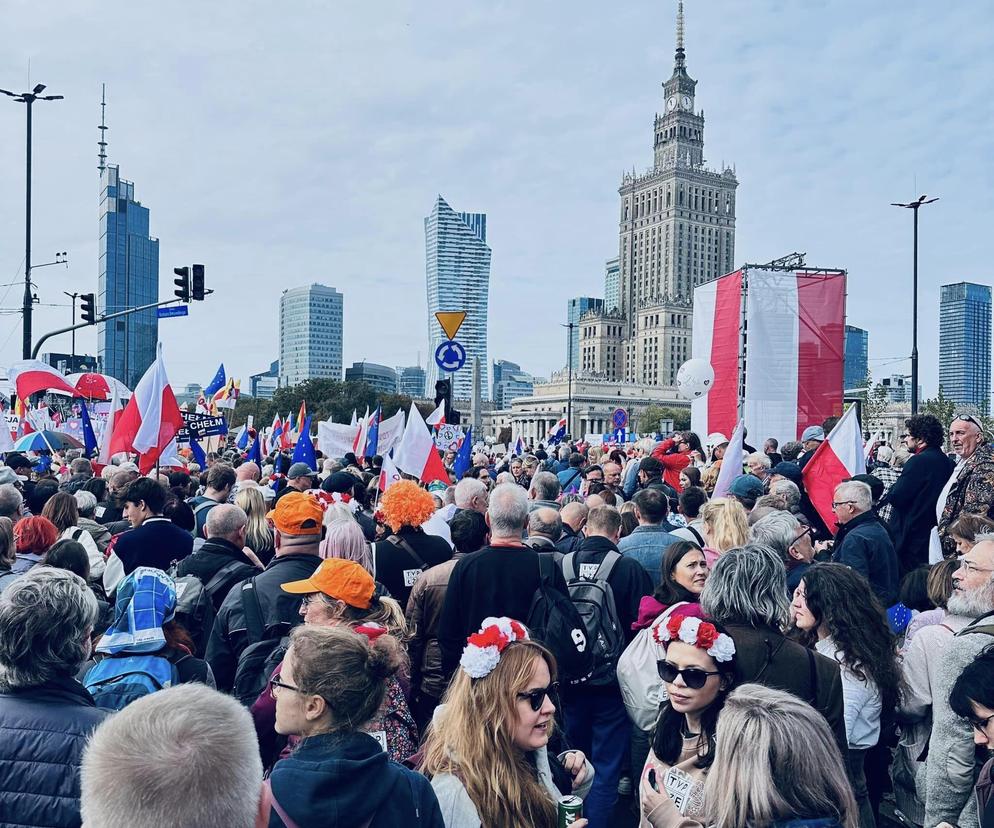 Marsz Miliona Serc w Warszawie. Do stolicy przyjechały autokary ze Śląska i Zagłębia