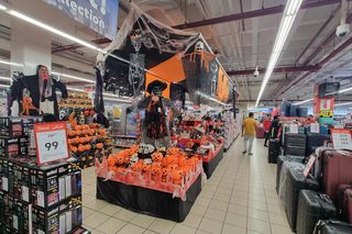 W sklepach już straszą. Kiedy jest Halloween 2025?