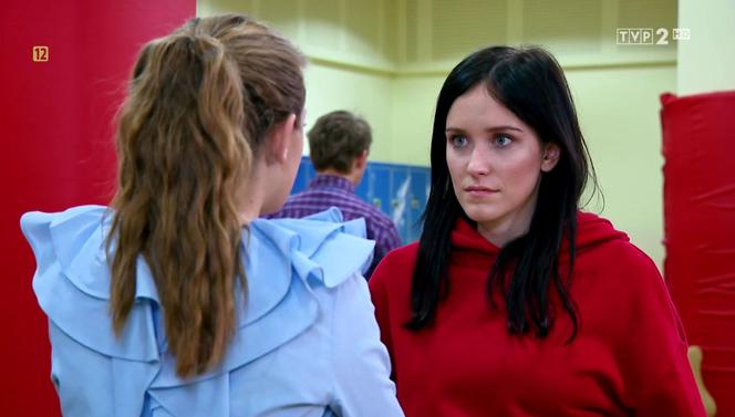 Barwy szczęścia, odc. 2056. Magda (Natalia Sierzputowska), Oliwka (Wiktoria Gąsiewska)