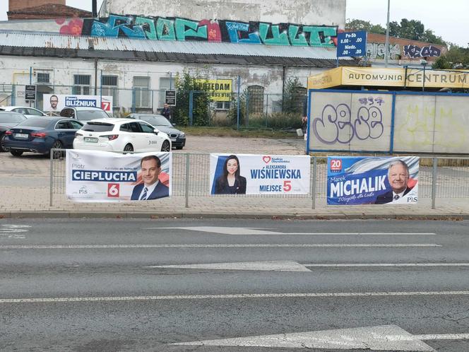 Łódź tonie w plakatach wyborczych. Kto jest odpowiedzialny za ich późniejsze usunięcie?