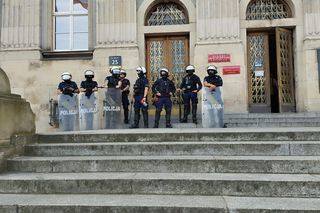 Paraliż w Katowicach. Rozpoczął się protest górników i hutników. Stal się hartuje, a rząd ją rujnuje
