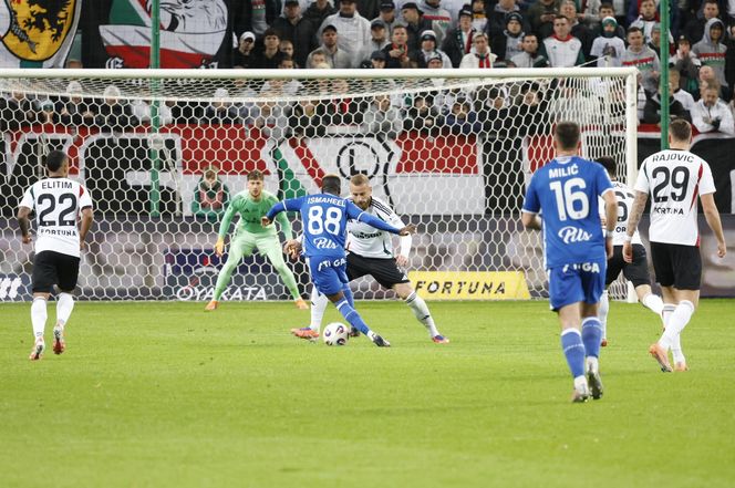 Legia Warszawa - Lech Poznań: Zdjęcia kibiców z klasyku i 13. kolejki PKO BP Ekstraklasy