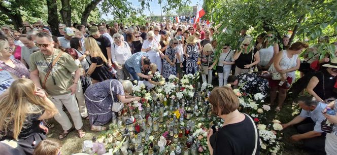 Marsz Milczenia dla Klaudii w Toruniu. „Niech nasza cisza przemówi głośniej niż słowa” [GALERIA]