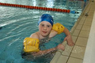 Maćka z „Klanu” znają i pamiętają wszyscy! Jak dziś wygląda i czym zajmuje się Piotr Swend?