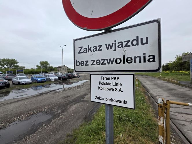 Mandaty za parkowanie przy PKP