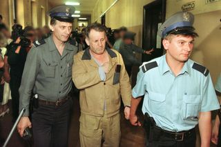 Sprawdziliśmy, gdzie spoczywają najwięksi zbrodniarze. Groby morderców i prawdziwych gangsterów na Mazowszu